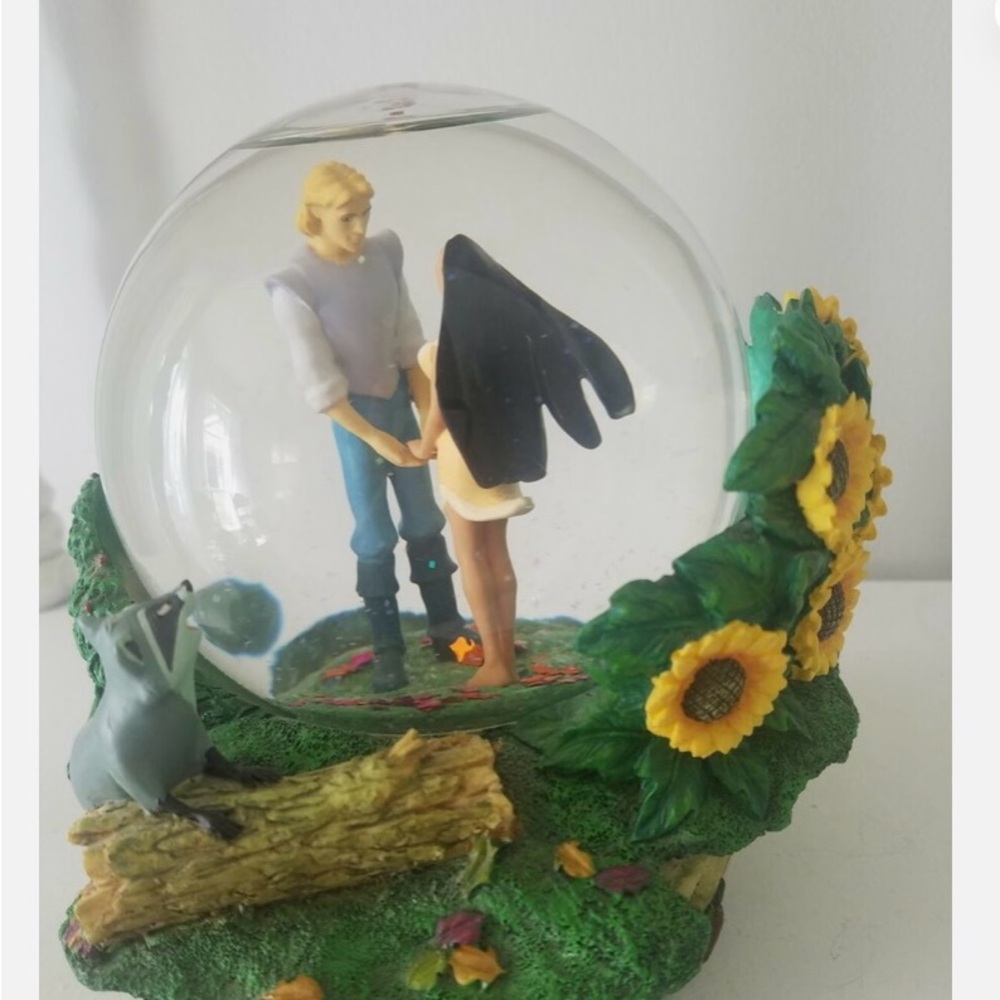 Disney Green and Yellow Sunflower Decor Accent.